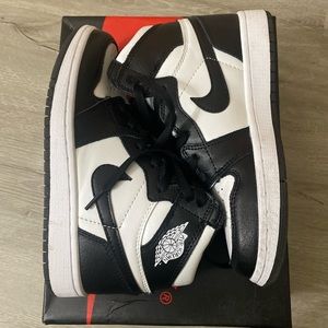 Nike Air Jordan 1 retro black and white twist